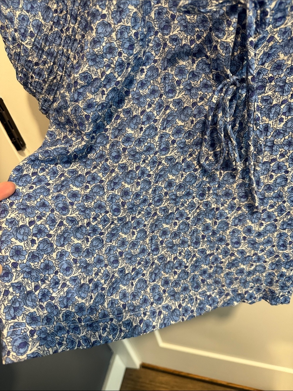 LOFT Blue Floral Tie-Front Puff Sleeve Blouse Worn Once Sz Large - Picture 5 of 7